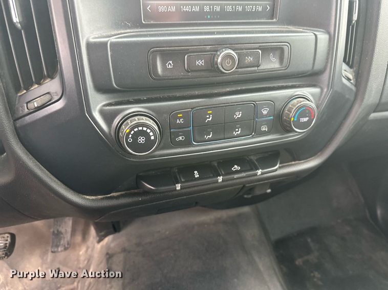 image for item EL0038 2019 Chevrolet Silverado 2500HD Double Cab pickup truck