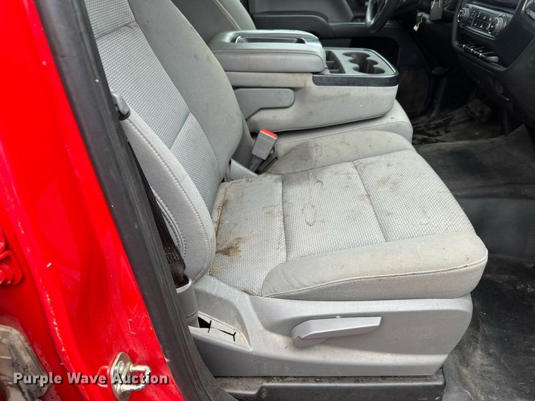 image for item EL0038 2019 Chevrolet Silverado 2500HD Double Cab pickup truck