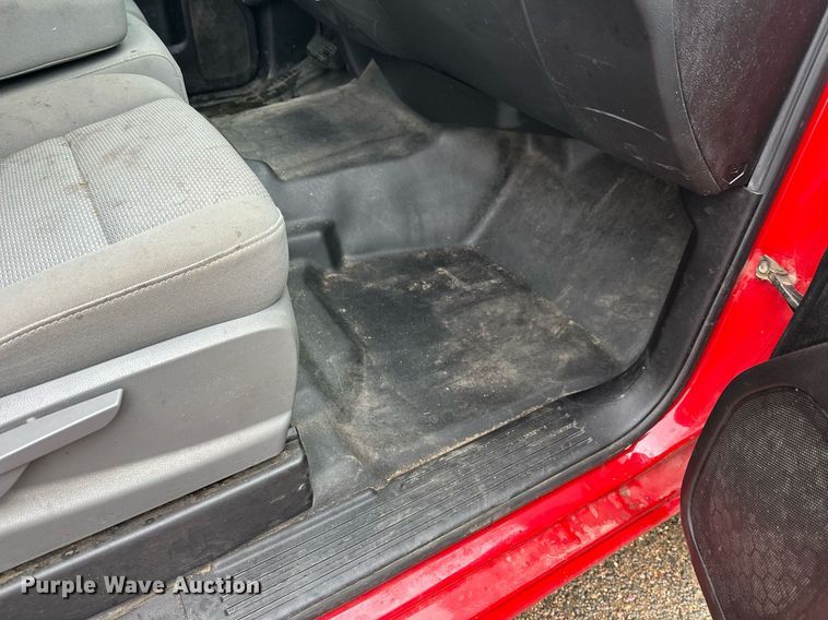 image for item EL0038 2019 Chevrolet Silverado 2500HD Double Cab pickup truck