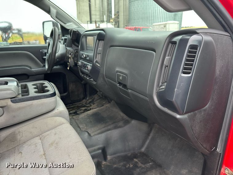 image for item EL0038 2019 Chevrolet Silverado 2500HD Double Cab pickup truck