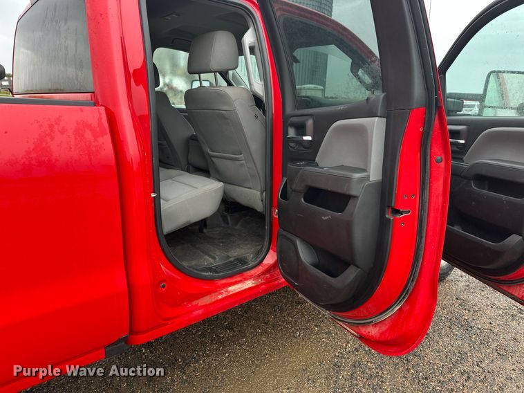 image for item EL0038 2019 Chevrolet Silverado 2500HD Double Cab pickup truck