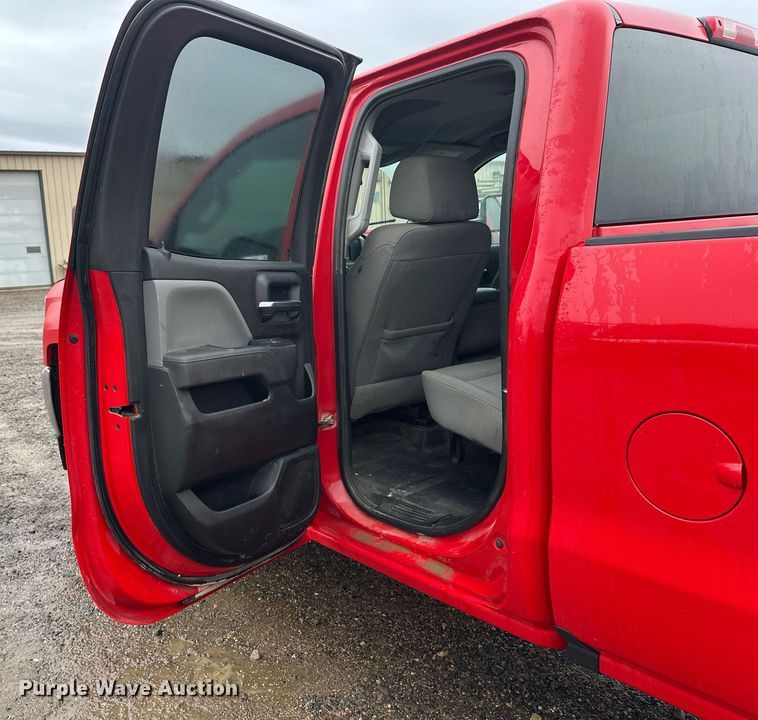 image for item EL0038 2019 Chevrolet Silverado 2500HD Double Cab pickup truck