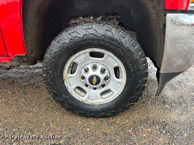 image for item EL0038 2019 Chevrolet Silverado 2500HD Double Cab pickup truck