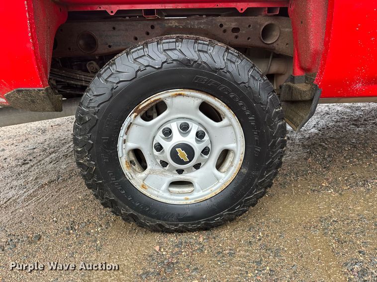 image for item EL0038 2019 Chevrolet Silverado 2500HD Double Cab pickup truck