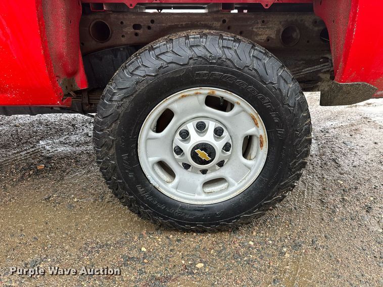 image for item EL0038 2019 Chevrolet Silverado 2500HD Double Cab pickup truck