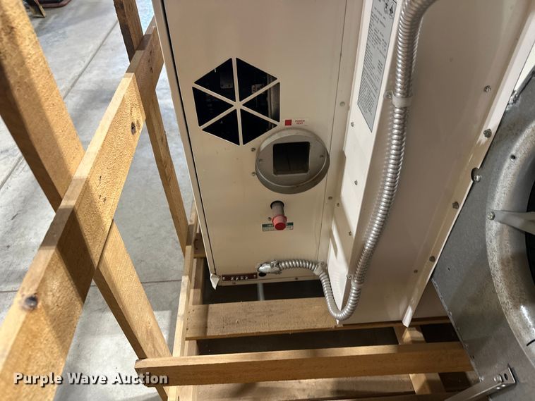 image for item EL0053 Reznor UDBP400 furnace