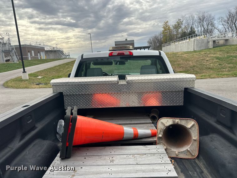 image for item EL0072 2014 Chevrolet Silverado 1500 pickup truck