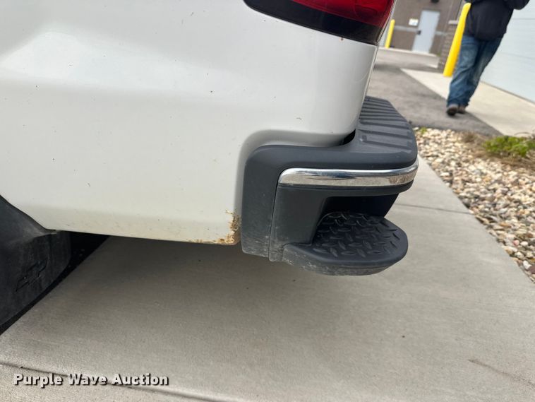 image for item EL0072 2014 Chevrolet Silverado 1500 pickup truck