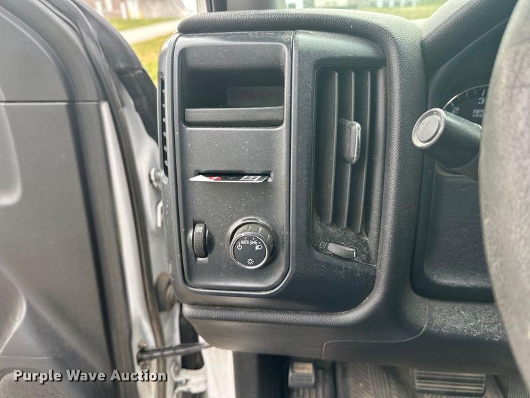 image for item EL0072 2014 Chevrolet Silverado 1500 pickup truck