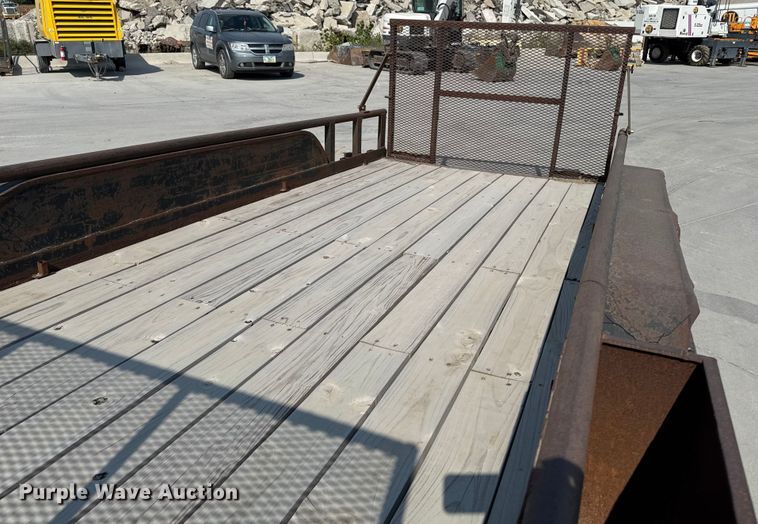 image for item EM2350 1998 Starlite Trailers 82-H18+26CR equipment trailer