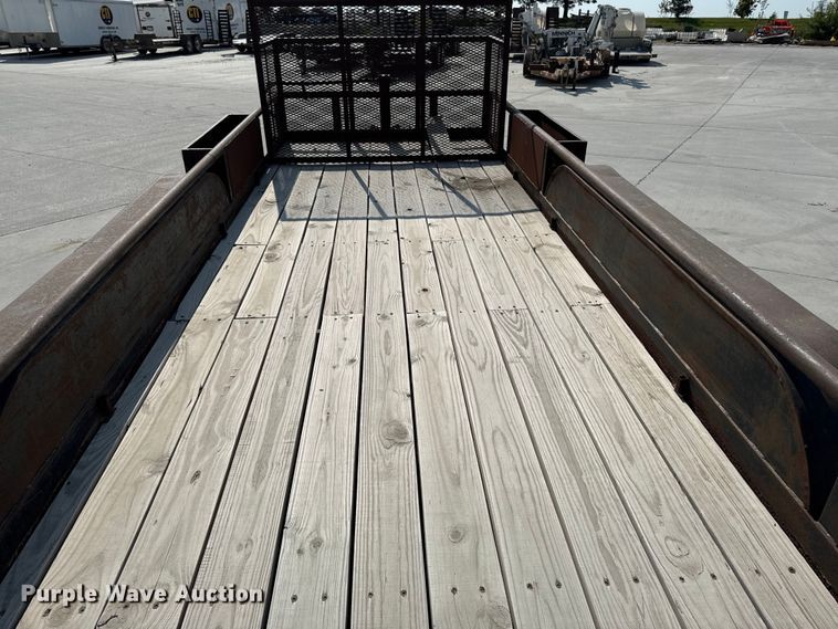 image for item EM2350 1998 Starlite Trailers 82-H18+26CR equipment trailer