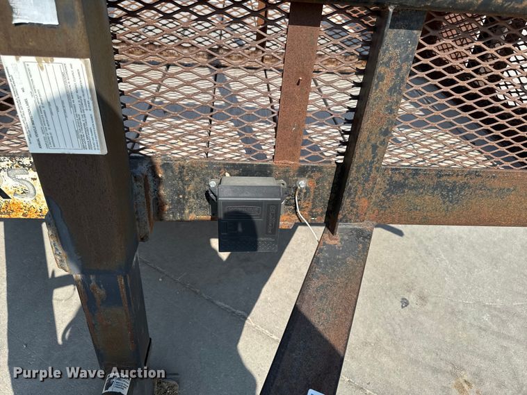 image for item EM2350 1998 Starlite Trailers 82-H18+26CR equipment trailer