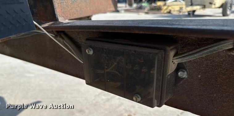 image for item EM2350 1998 Starlite Trailers 82-H18+26CR equipment trailer