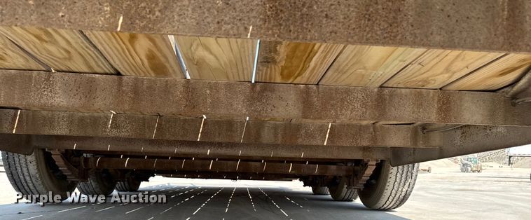 image for item EM2350 1998 Starlite Trailers 82-H18+26CR equipment trailer