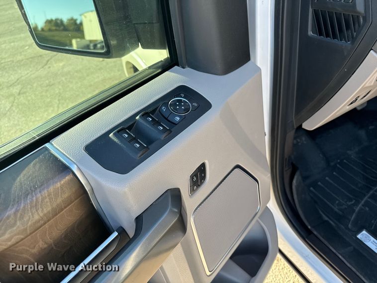 image for item EM2446 2019 Ford F150 Limited SuperCrew pickup truck