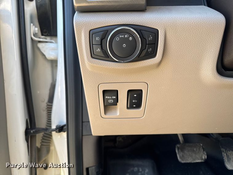 image for item EM2446 2019 Ford F150 Limited SuperCrew pickup truck