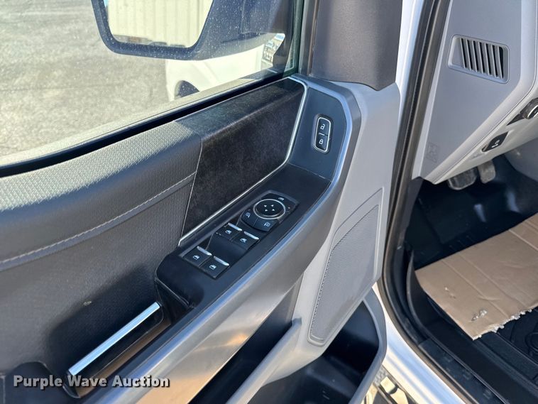 image for item EM2447 2021 Ford F150 XLT SuperCrew pickup truck