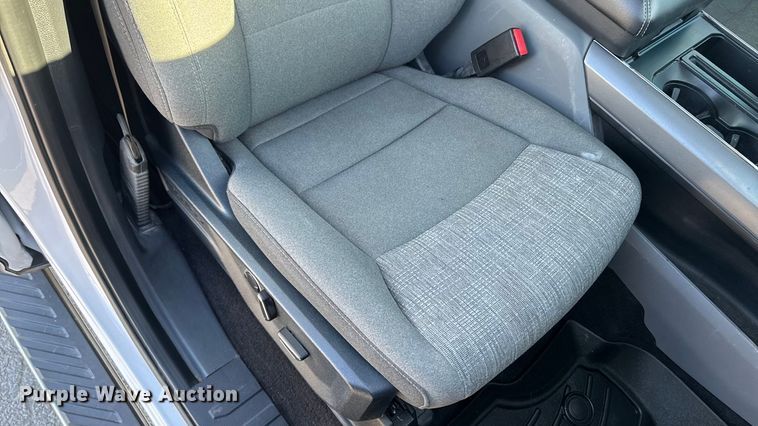 image for item EM2447 2021 Ford F150 XLT SuperCrew pickup truck