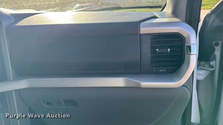 image for item EM2447 2021 Ford F150 XLT SuperCrew pickup truck