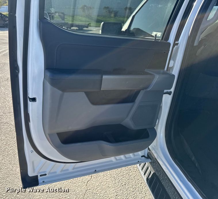 image for item EM2447 2021 Ford F150 XLT SuperCrew pickup truck