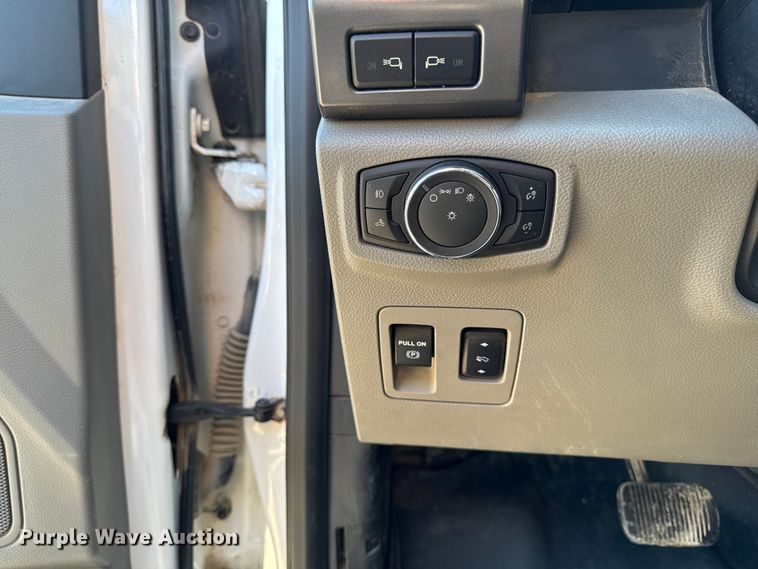 image for item EM2448 2018 Ford F150 XLT SuperCrew pickup truck