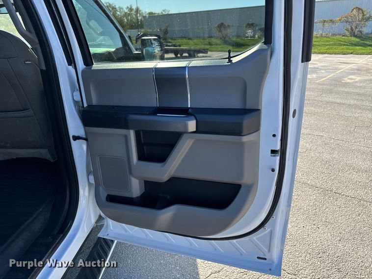 image for item EM2448 2018 Ford F150 XLT SuperCrew pickup truck