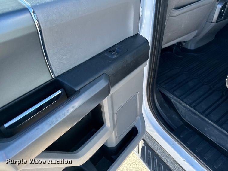 image for item EM2448 2018 Ford F150 XLT SuperCrew pickup truck