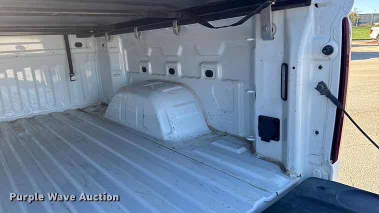 image for item EM2449 2020 Chevrolet Silverado 1500  Crew Cab pickup truck