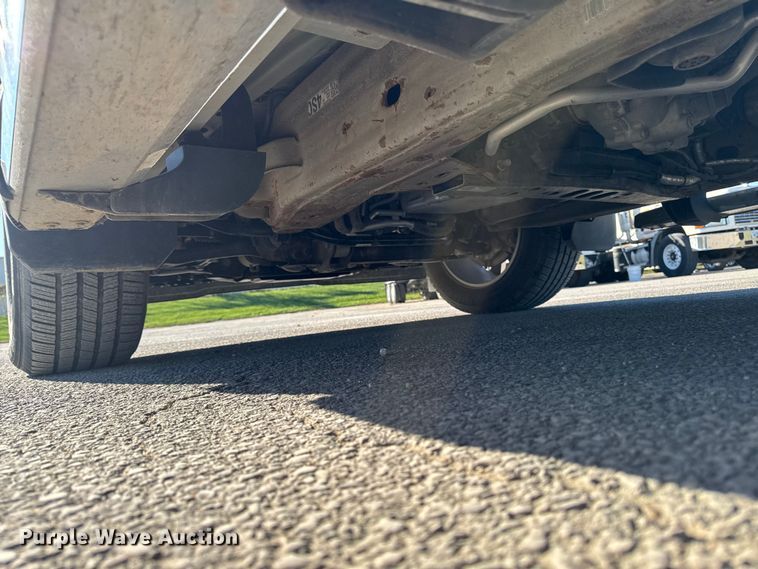 image for item EM2449 2020 Chevrolet Silverado 1500  Crew Cab pickup truck