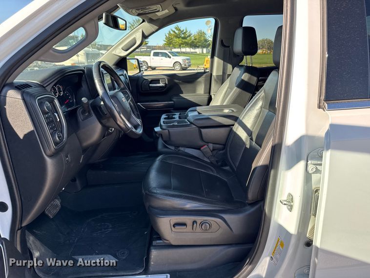 image for item EM2449 2020 Chevrolet Silverado 1500  Crew Cab pickup truck