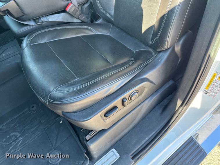 image for item EM2449 2020 Chevrolet Silverado 1500  Crew Cab pickup truck