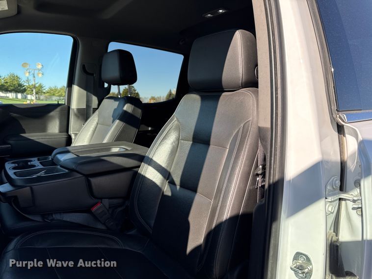 image for item EM2449 2020 Chevrolet Silverado 1500  Crew Cab pickup truck