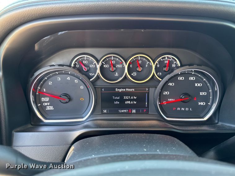 image for item EM2449 2020 Chevrolet Silverado 1500  Crew Cab pickup truck