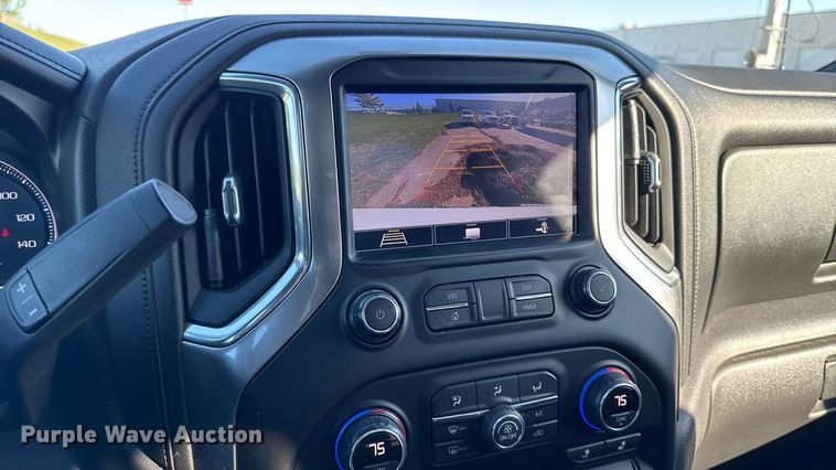 image for item EM2449 2020 Chevrolet Silverado 1500  Crew Cab pickup truck