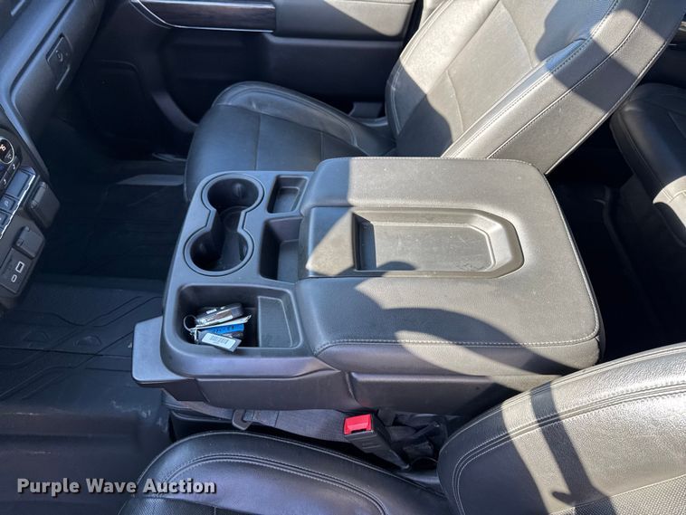 image for item EM2449 2020 Chevrolet Silverado 1500  Crew Cab pickup truck