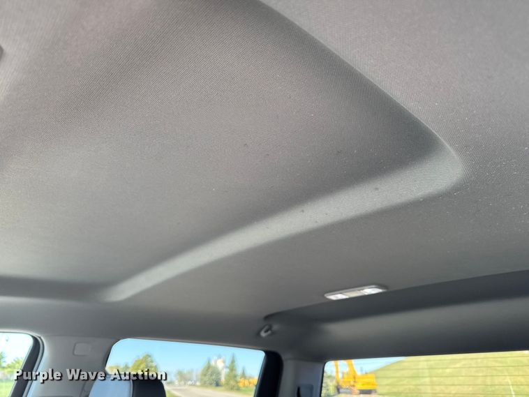 image for item EM2449 2020 Chevrolet Silverado 1500  Crew Cab pickup truck