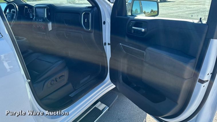 image for item EM2449 2020 Chevrolet Silverado 1500  Crew Cab pickup truck