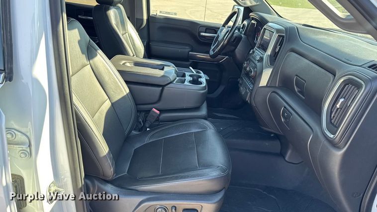 image for item EM2449 2020 Chevrolet Silverado 1500  Crew Cab pickup truck