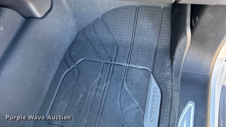 image for item EM2449 2020 Chevrolet Silverado 1500  Crew Cab pickup truck