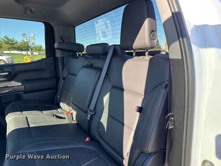 image for item EM2449 2020 Chevrolet Silverado 1500  Crew Cab pickup truck