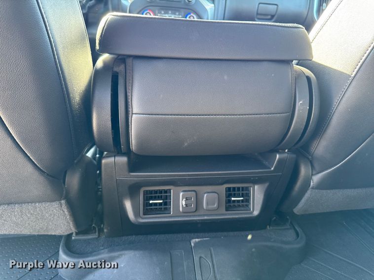 image for item EM2449 2020 Chevrolet Silverado 1500  Crew Cab pickup truck