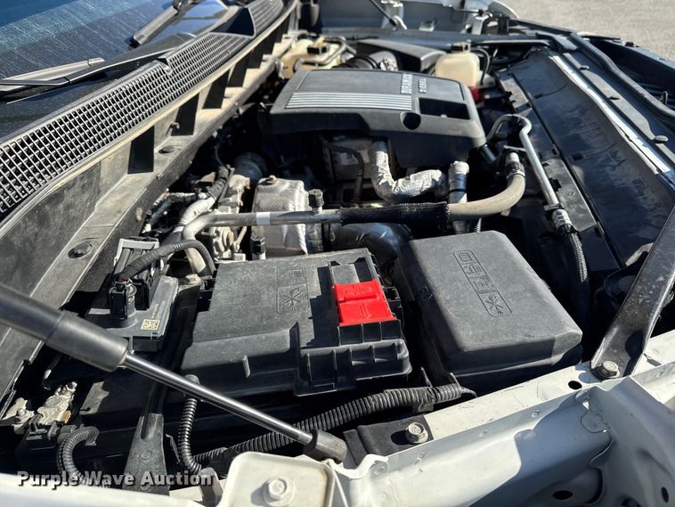 image for item EM2449 2020 Chevrolet Silverado 1500  Crew Cab pickup truck