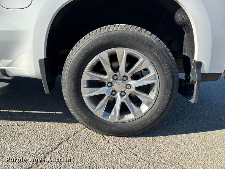 image for item EM2449 2020 Chevrolet Silverado 1500  Crew Cab pickup truck