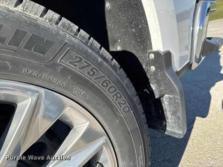 image for item EM2449 2020 Chevrolet Silverado 1500  Crew Cab pickup truck