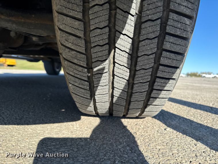 image for item EM2449 2020 Chevrolet Silverado 1500  Crew Cab pickup truck