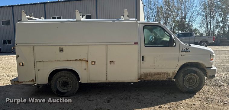 image for item EM2477 2014 Ford E350 Super Duty utility van