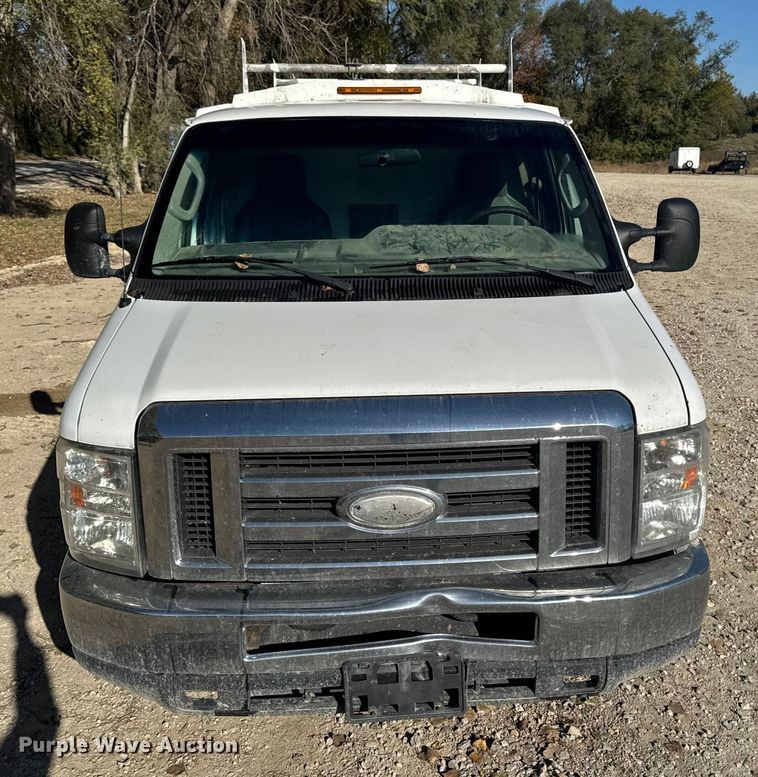 image for item EM2477 2014 Ford E350 Super Duty utility van