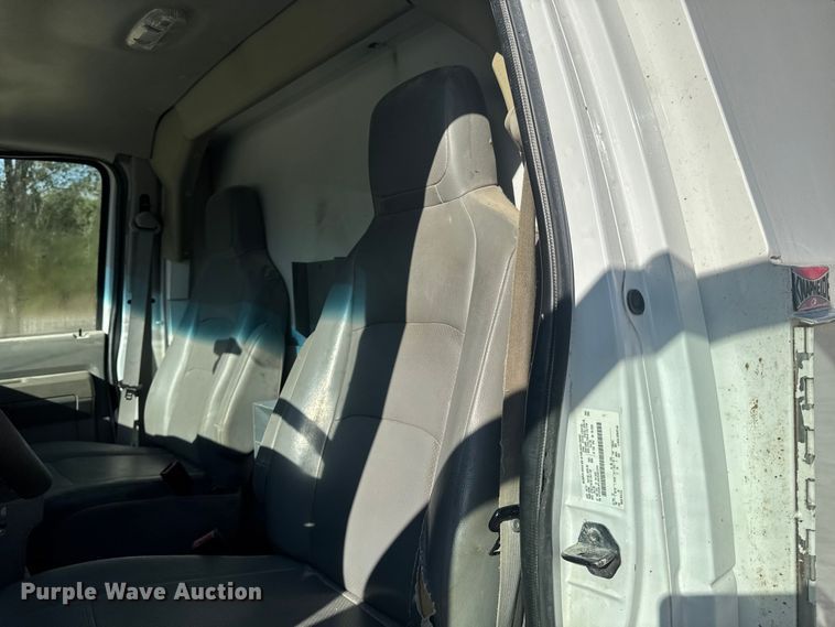 image for item EM2477 2014 Ford E350 Super Duty utility van