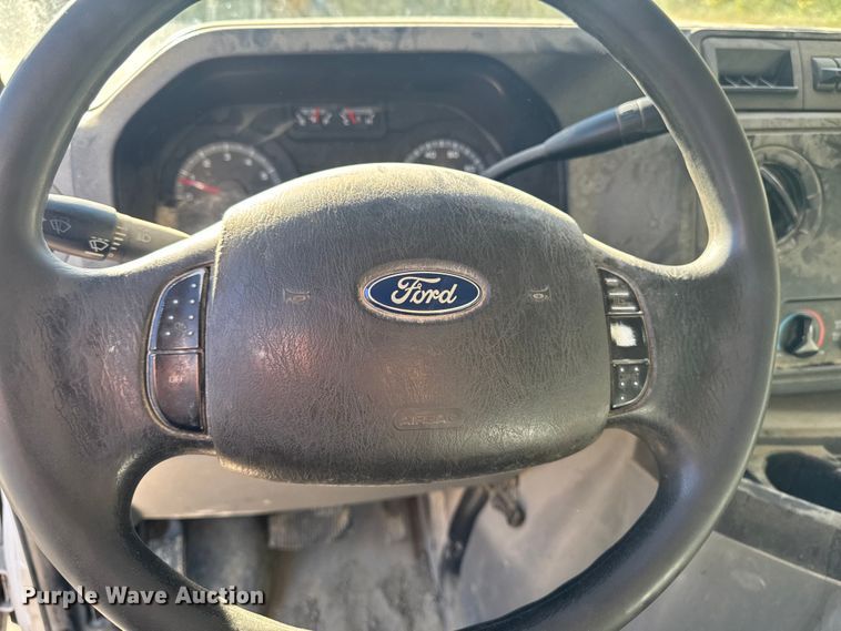 image for item EM2477 2014 Ford E350 Super Duty utility van