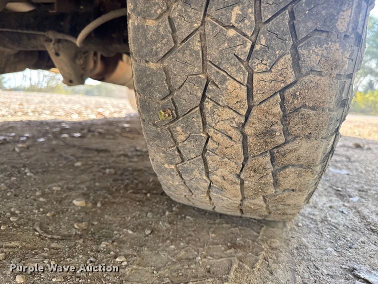 image for item EM2477 2014 Ford E350 Super Duty utility van